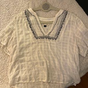 Universal Thread Flowy White Top 💫